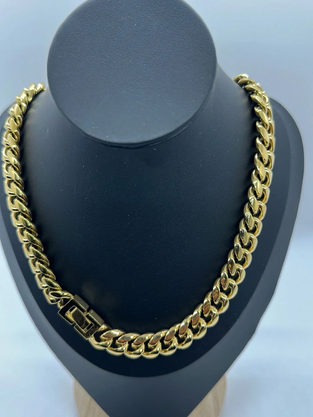 Luxor polished gold